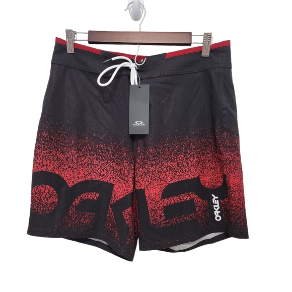 Oakley Other - NWT Oakley Performance Fit Pixel Boardshorts Size 30